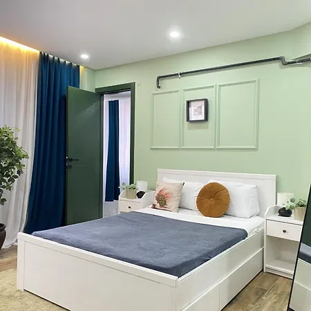 Comfortable In Fatih Apartment